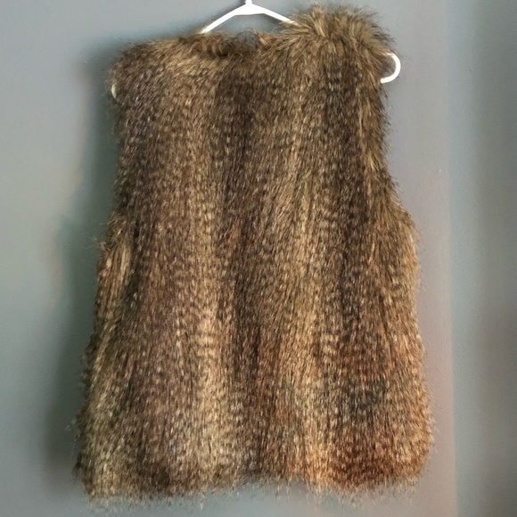 Faux Fur Vest - Picture 5 of 8